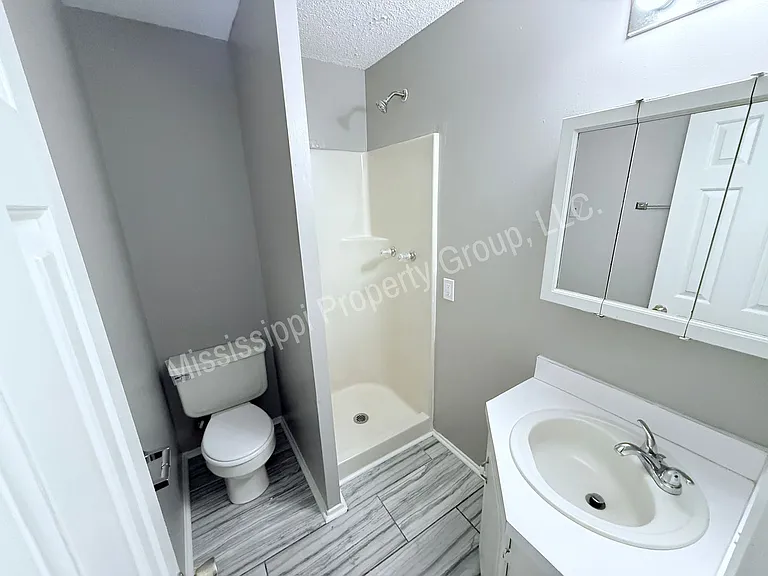 1 Woodward Pl — Photo 13