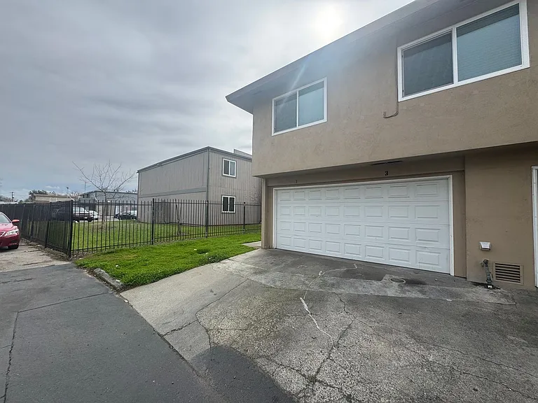 5619 42nd Street — Photo 20