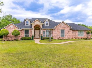 401 Diamond Ln N, Burleson, TX 76028