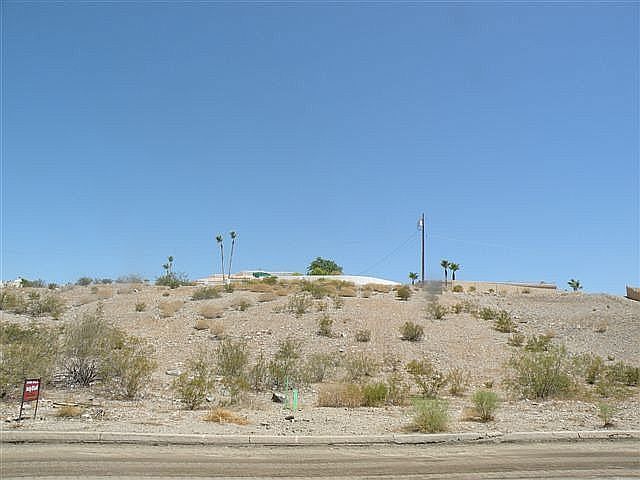 2nd image of 2851 Amigo Dr