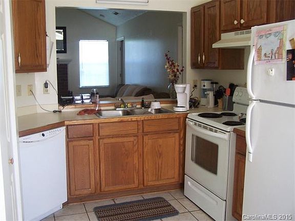 3rd image of 135 Single Oak Dr