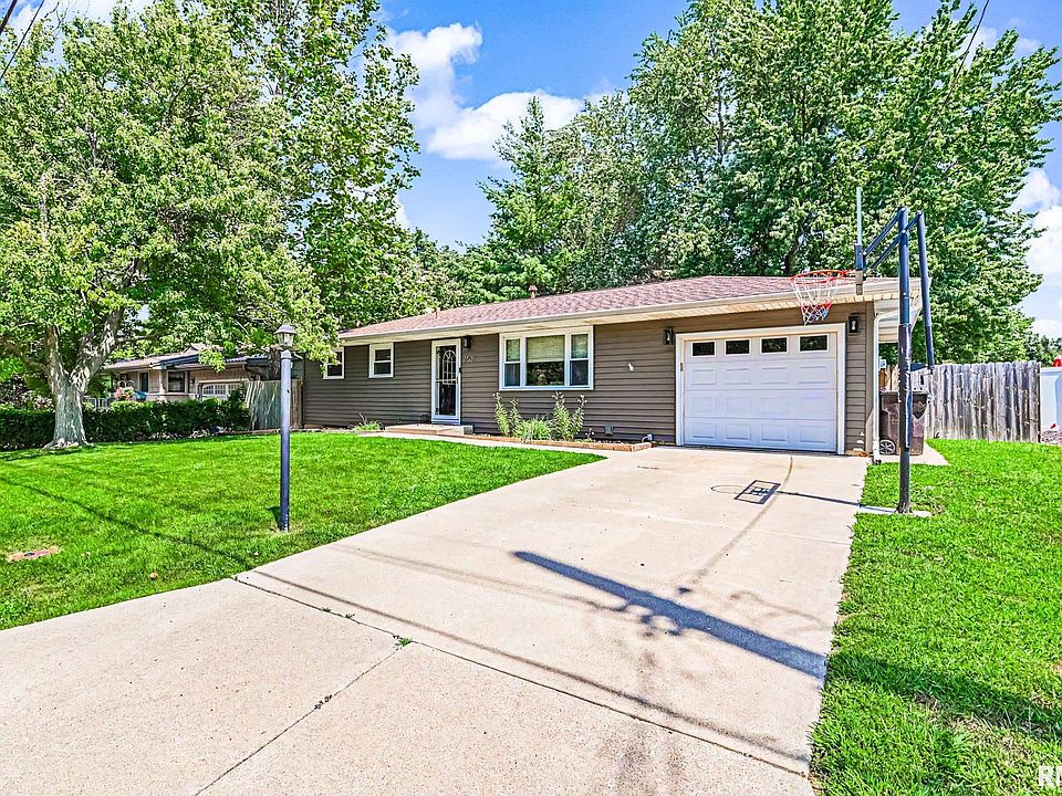 1st image of 102 Francis Ct