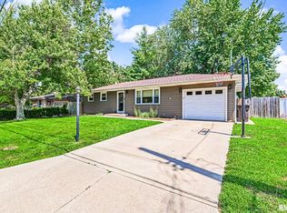102 Francis Ct, East Peoria, IL 61611