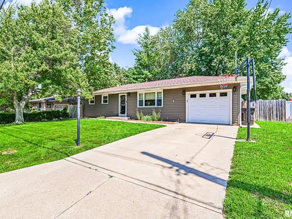 102 Francis Ct, East Peoria, IL 61611