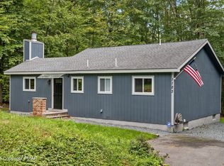 1123 Seven Nations Dr, Tobyhanna, PA