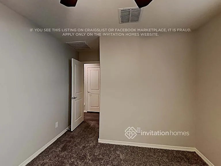 8020 W Agora Ln — Photo 13