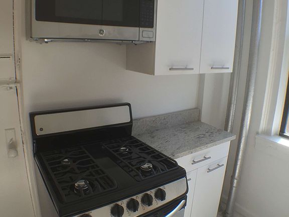 4th image of 636 W 174th St APT 4C
