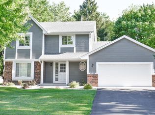 9792 Kirkwood Ln N, Maple Grove, MN 55369