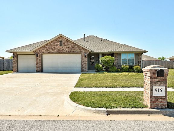 2nd image of 915 Lazywood Dr