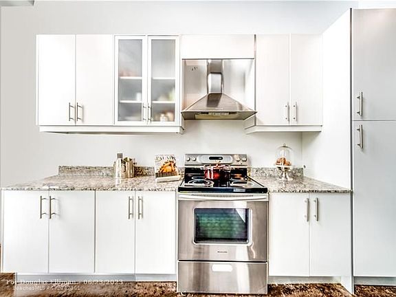 4th image of 185 NE 4th Ave APT 311E