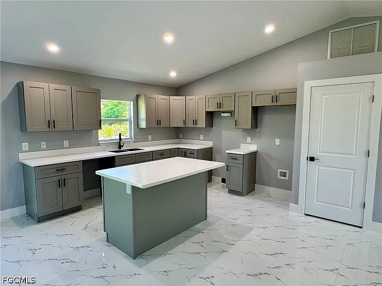 719 Ledge St — Photo 4