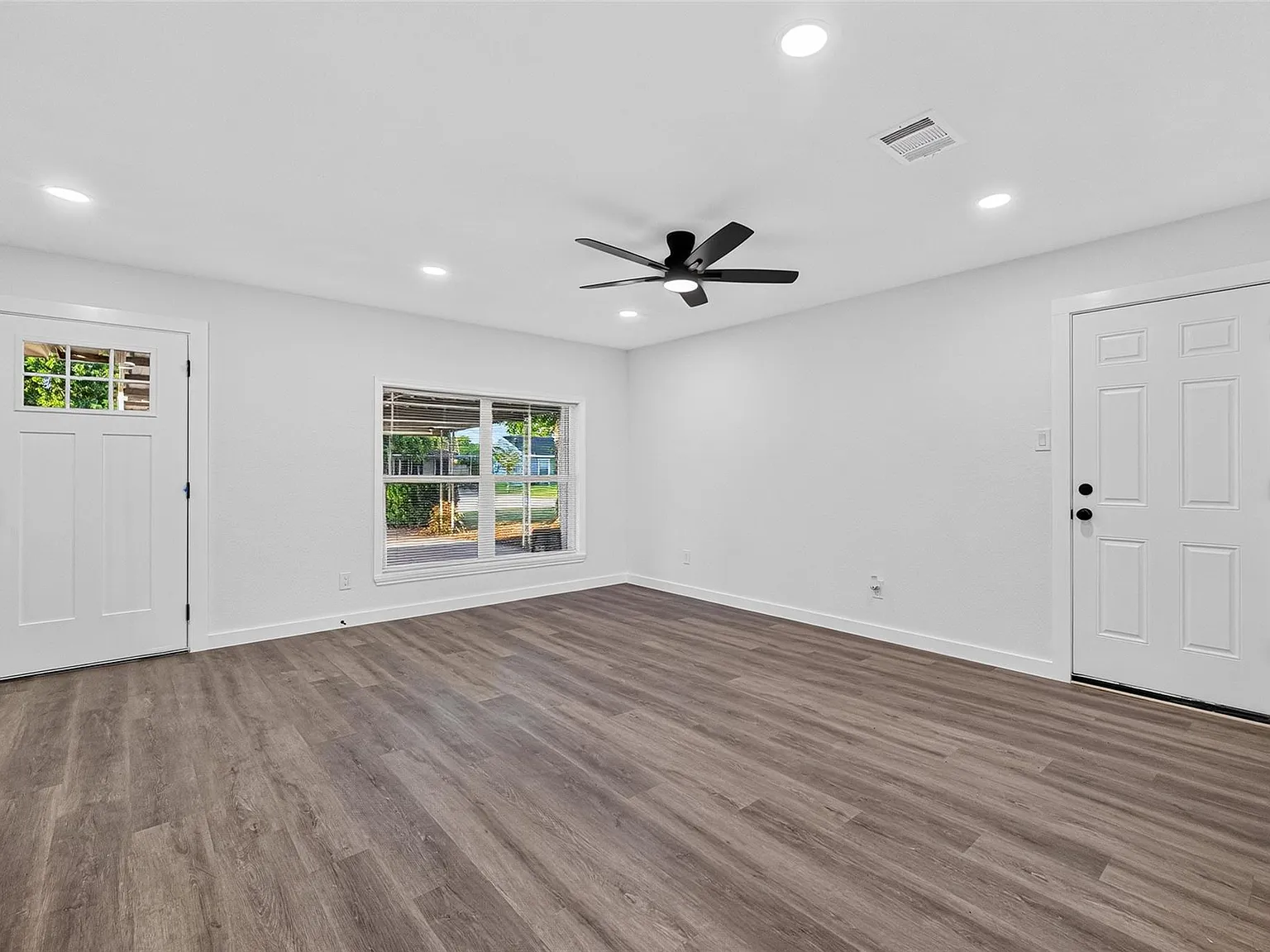4 bed, 2.0 bath, 1536 sqft, $1,950 — Photo 4