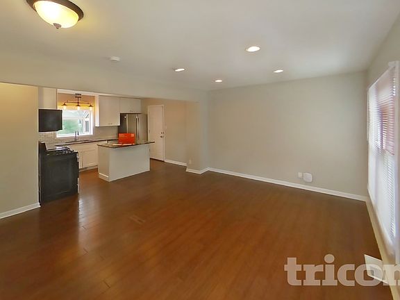 5th image of 404 Jewel Ave