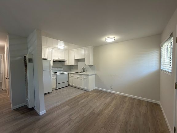 3rd image of 1568 Hollenbeck Ave APT 1