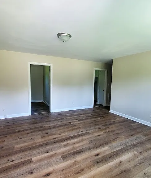125 Jacklyn Ct — Photo 2