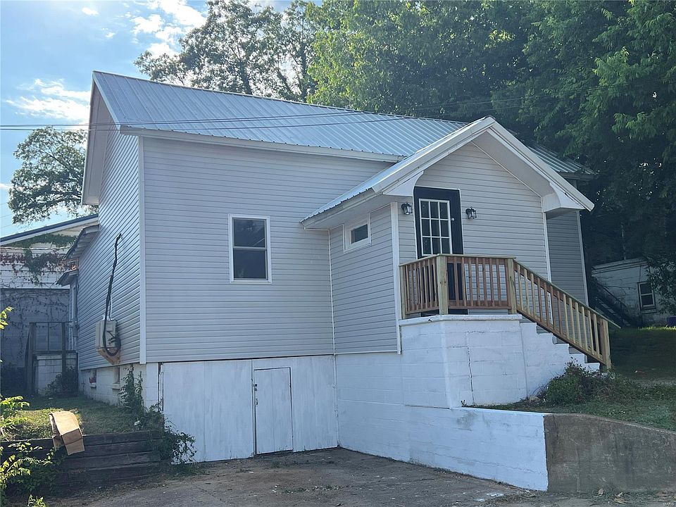 1st image of 101 Walnut St