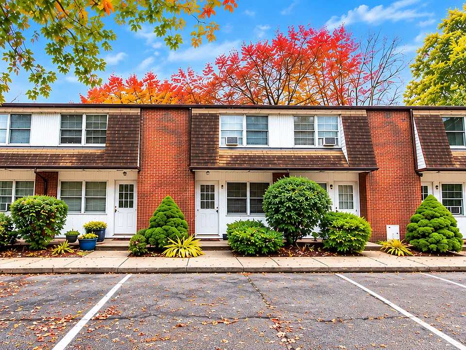 33 Russell St #4