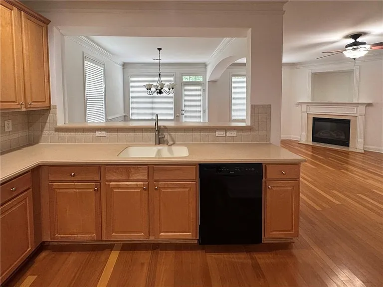 2545 Gadsen Walk — Photo 11