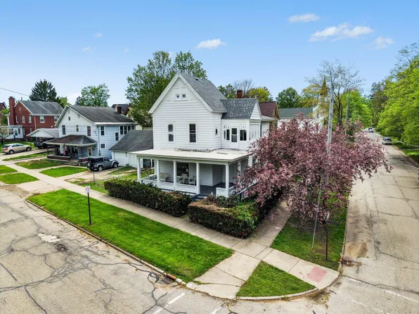 223 N Walnut St, Allegan, MI 49010