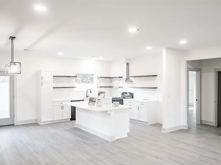 31727 Cypress Cir — Photo 3