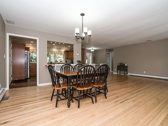 5th image of 3 Chapel Ave