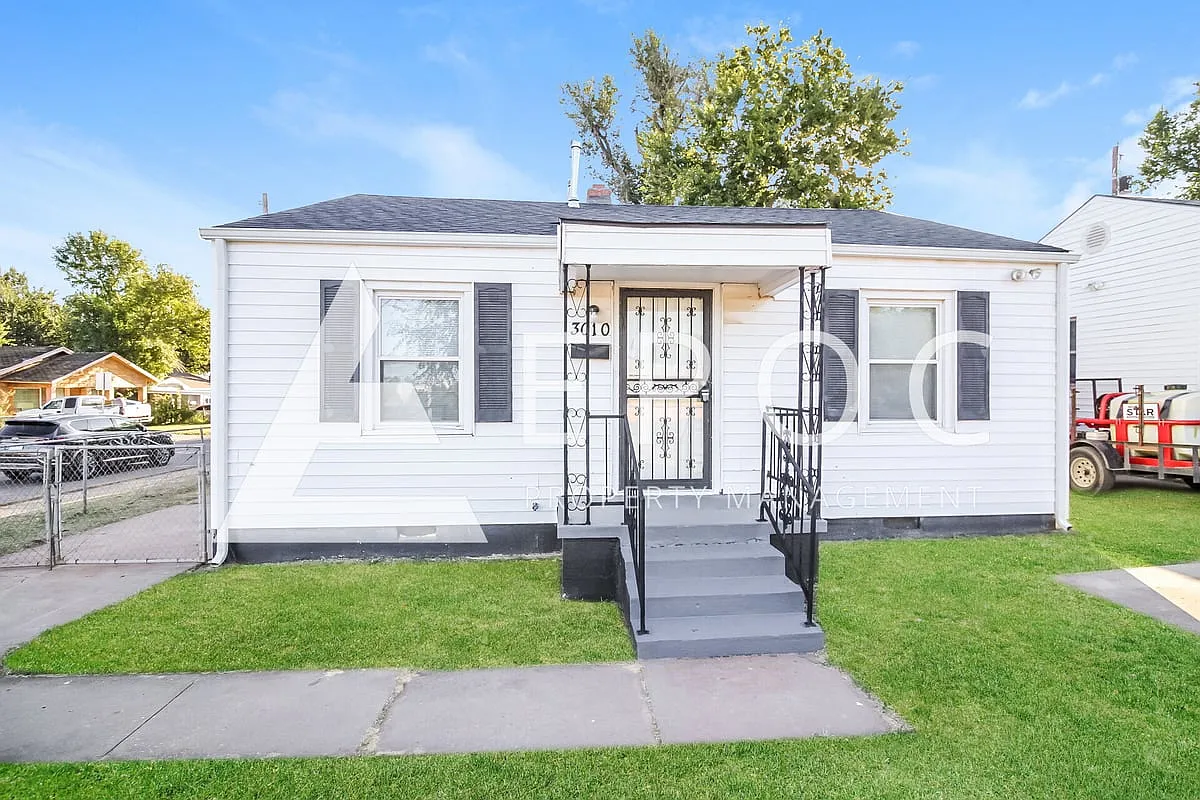 3010 N Fonshill Ave — Photo 1