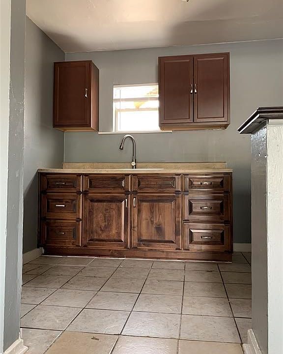 1st image of 1407 Carroll Oliver Way St #7