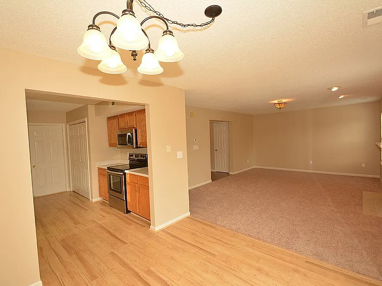 11960 Locus Ln — Photo 8