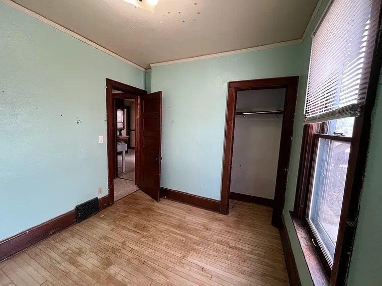 2943 N Newhall St — Photo 18