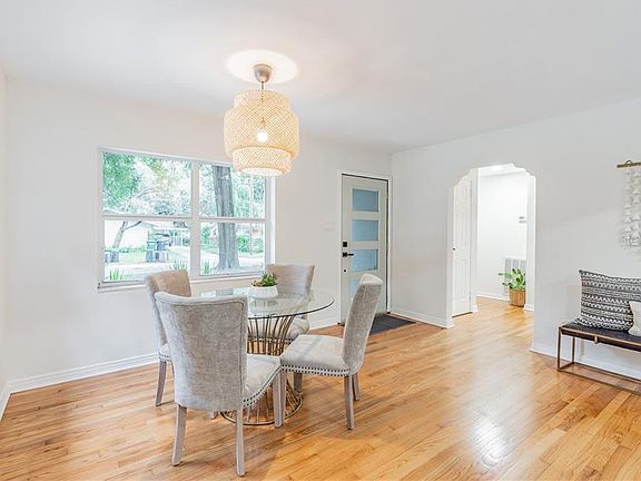 5th image of 1213 E Knollwood St