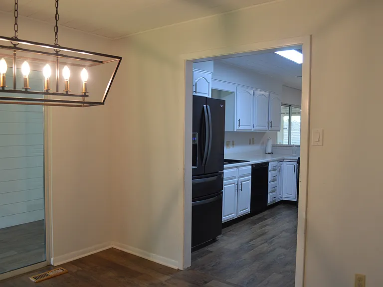 2713 Shropshire Blvd — Photo 5