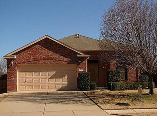 1104 Riverside Rd, Roanoke, TX 76262