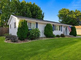 1124 Grove St, Menasha, WI 54952