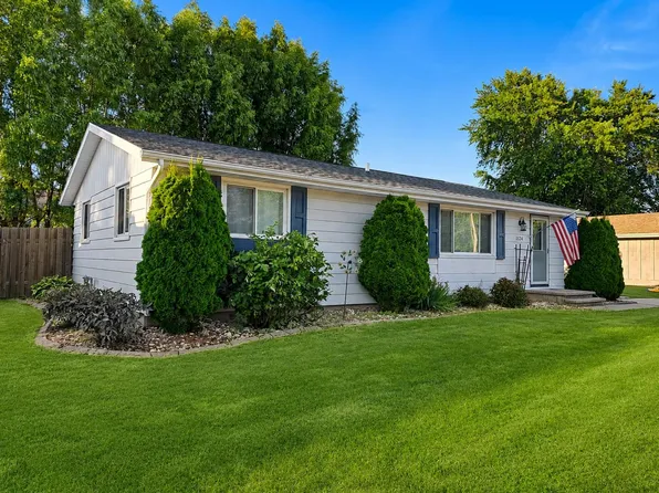 1124 Grove St, Menasha, WI 54952