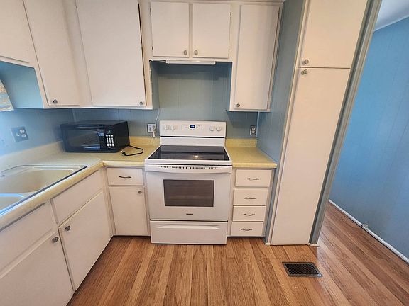 4th image of 13225 101st St Unit 239