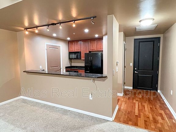 2nd image of 925 N Lincoln St APT 11A