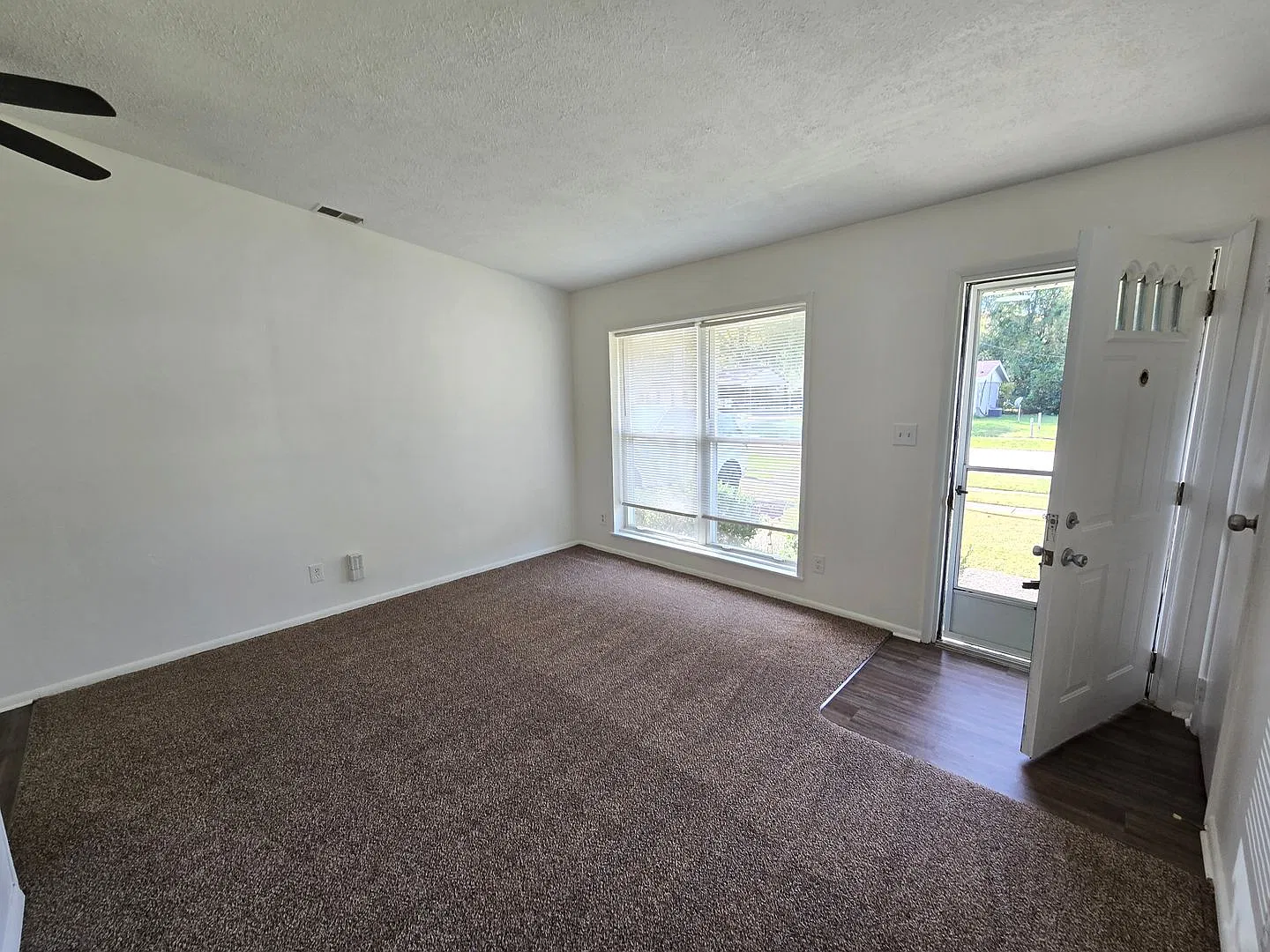 Check Out This Open, Ranch Home with 3 Bedrooms,1 Bath in Jeffersontown! — Photo 3