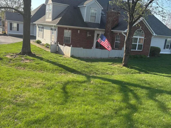 8120 Meadowgreen Pl, Louisville, KY 40299