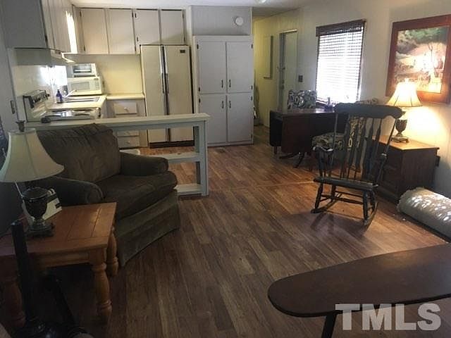 2nd image of 2517 Barrington Dr