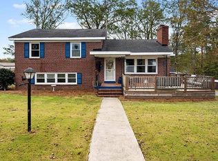 111 Pinehaven Dr #B, Ninety Six, SC 29666