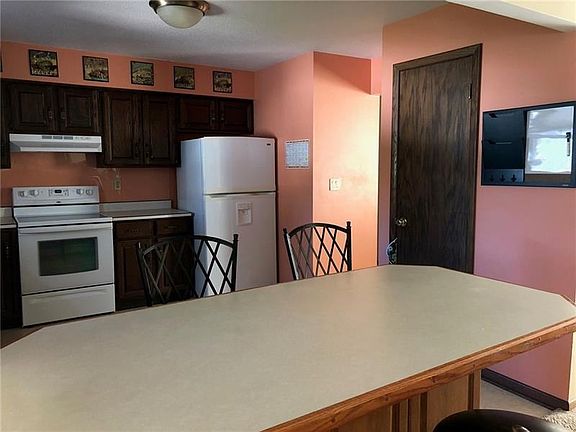3rd image of 5141 Dixson Dr