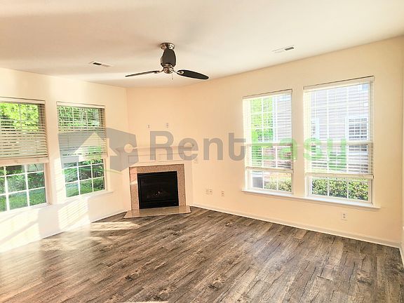 4th image of 2250 Humphreys Dr