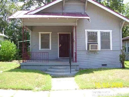 1st image of 108 E FAIRFAX ST