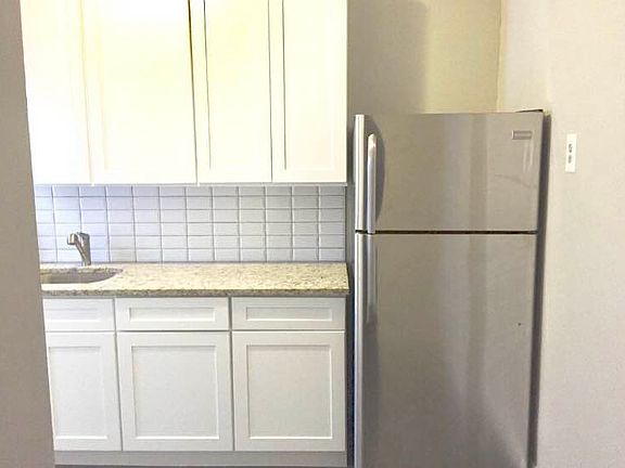 3rd image of 3310 Kossuth Ave APT 25