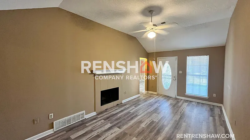 3 bed, 2.0 bath, 1141 sqft, $1,500 — Photo 3