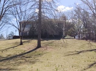 67 Galloping Hill Rd, Basking Ridge, NJ 07920