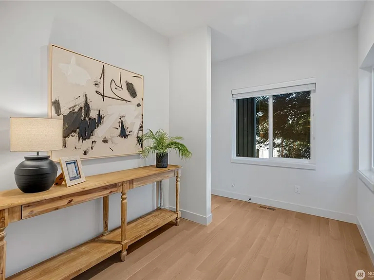 10317 Sand Point Way NE — Photo 12