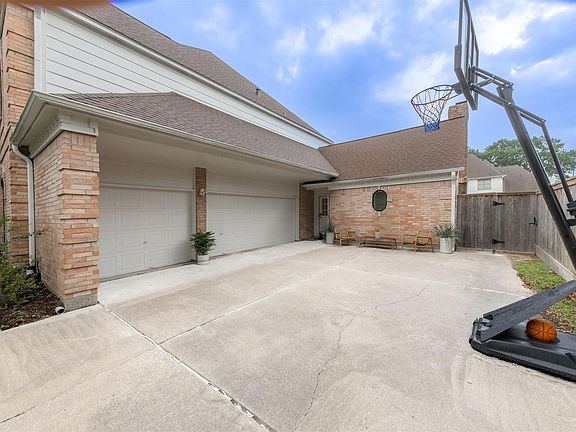 4th image of 1519 Pebble Chase Dr
