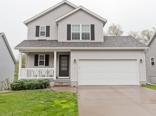 2107 Rosewood Dr NW, Cedar Rapids, IA 52405