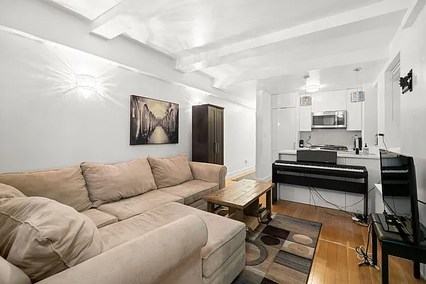 Rented by Benit Realty Inc | media 18